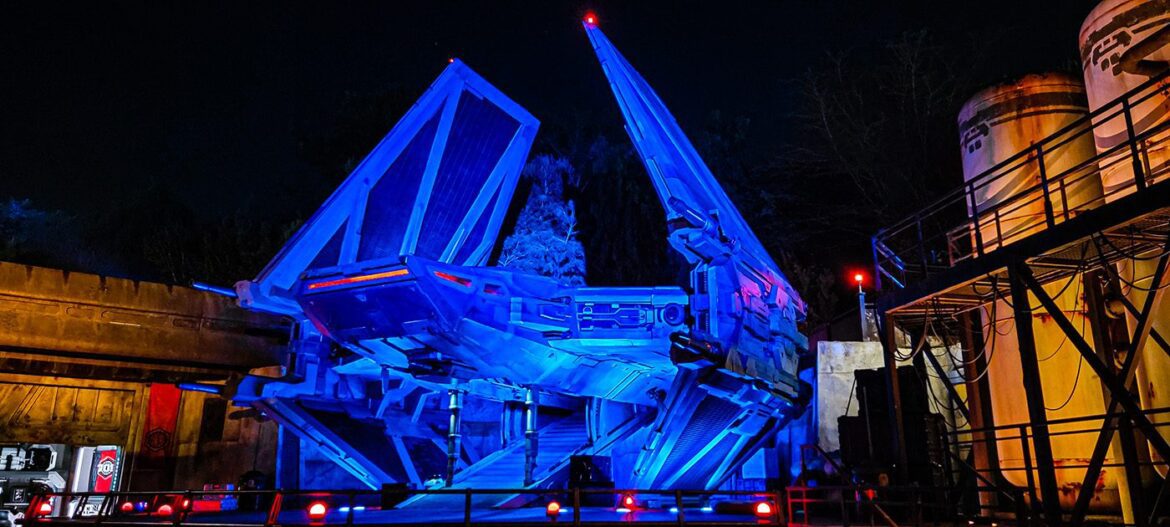 Star Wars Galaxy’s Edge at Disneyland Star Wars Galaxy's Edge at Disneyland