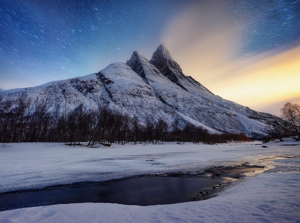 Understanding The Pros And Cons Of Manual Exposure: Night Landscape in Norway LONG EXPOSURE